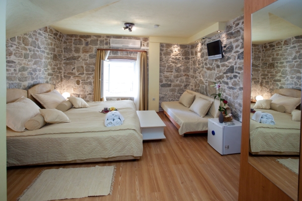 Hotel Authentic Luxury Rooms